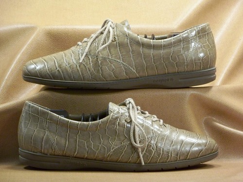 Easy Spirit Anti-Gravity Motion Taupe Croc Print Leather Casual Oxfords 71/2 B