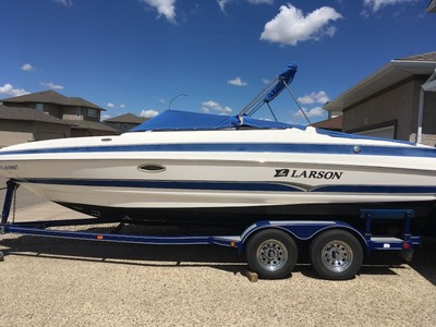 Luxury Boat Cruiser