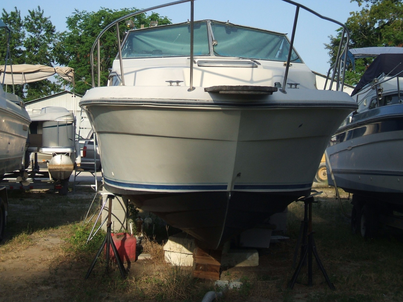 1985 SeaRay 27ft 7 inches Sundancer Aft Cabin