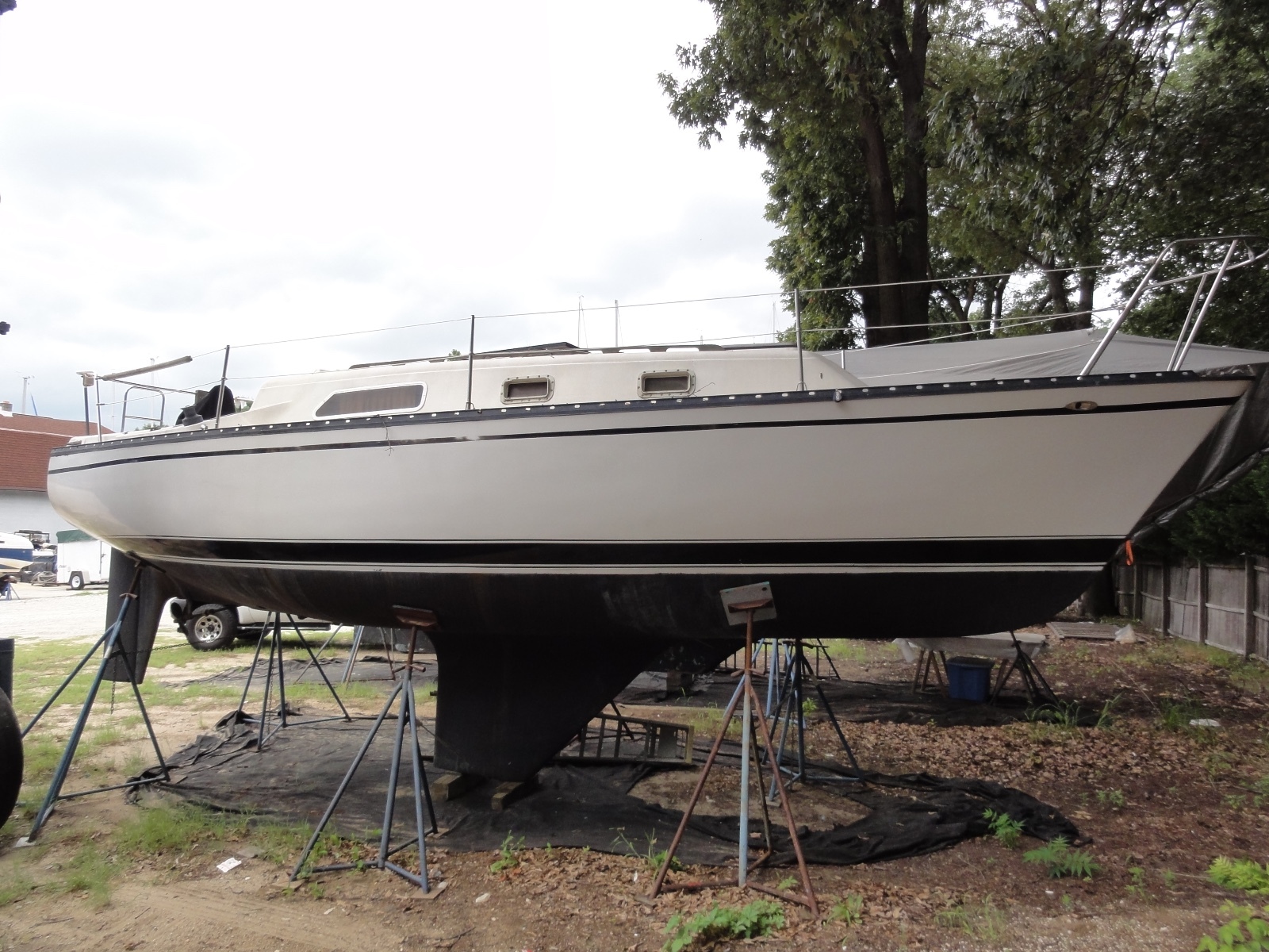 Solid Deep Keel Hunter 30 Extra Tall Mast, Yanmar 12HP Diesel No Reserve