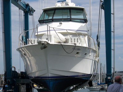 60 ft Hatteras Convertible Sport Fishing Yacht