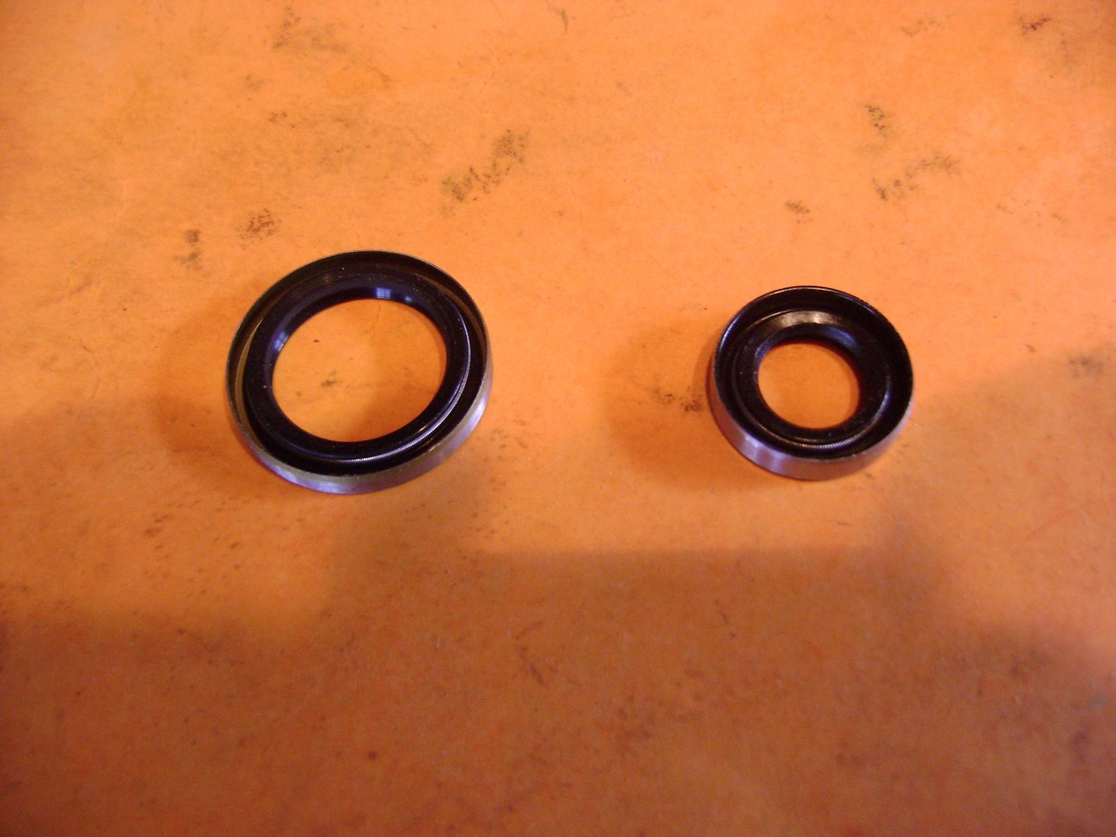 Stihl 031 032 crankcase seals1113.  9639 003 2390 + 9633 003 1340