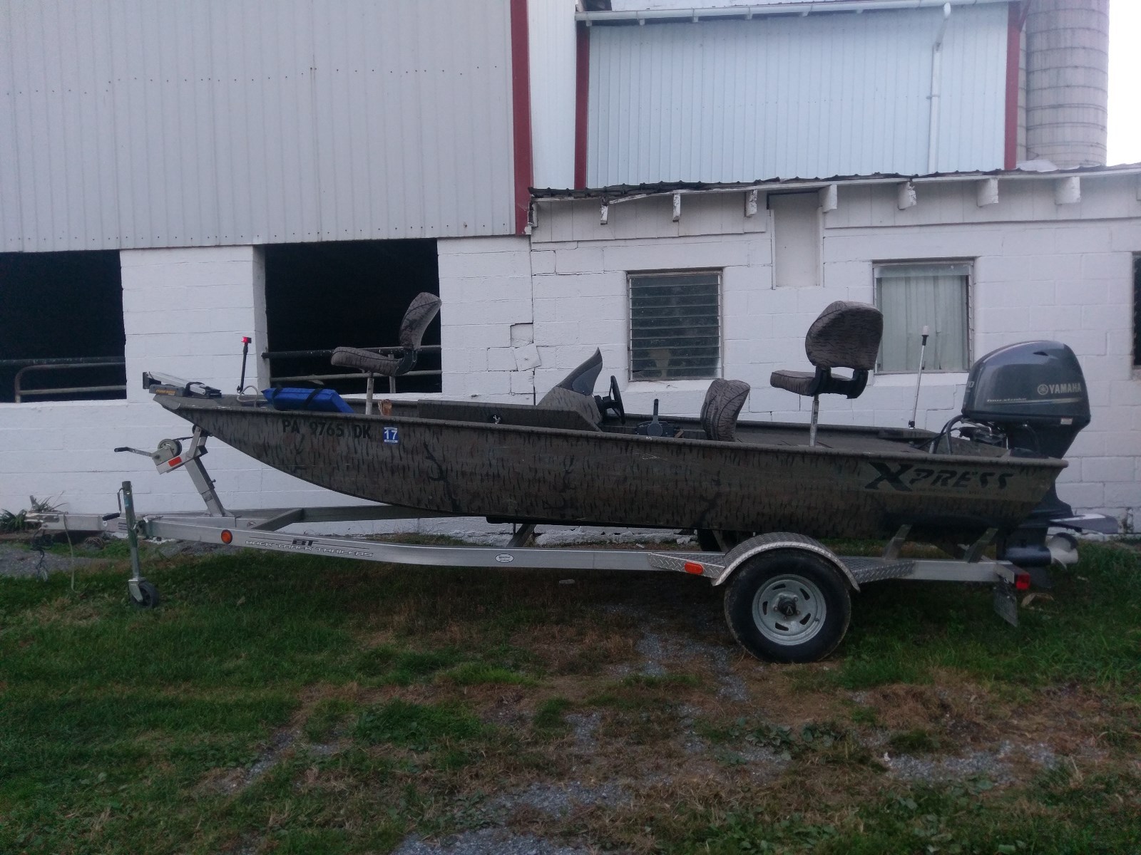 2012 XT170 Express bass boat - 17' - 70 HP Yahama - camo