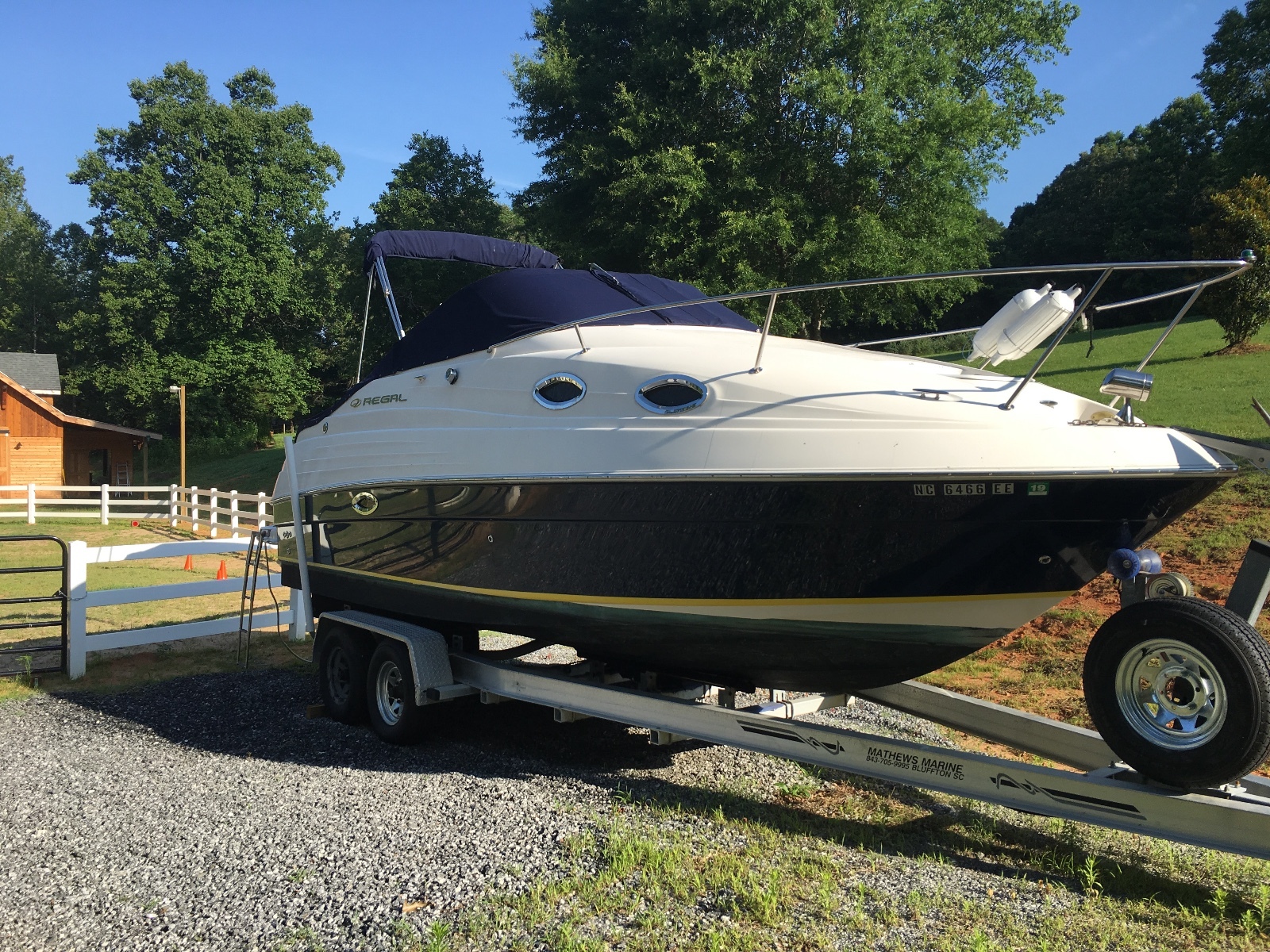 2005 Regal 2465 Commador