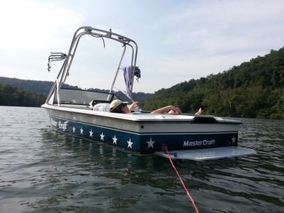1982 Mastercraft Prostar 190 Stars and Stripes with Wakeboard Tower