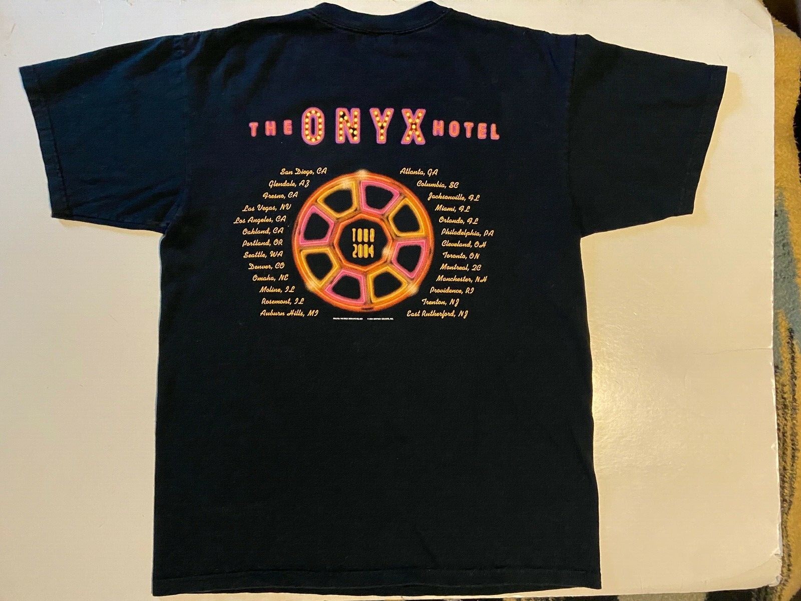 RARE Vintage Genuine 2004 Britney Spears The Onyx Hotel Tour T-Shirt Large