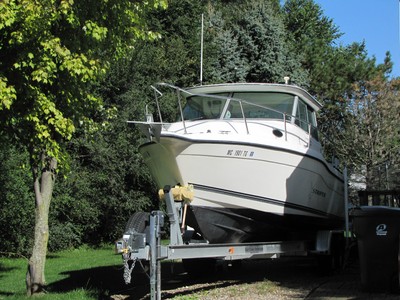 Seaswirl Striper 2600 Sport Cabin Pilot House Fishing or Cruising