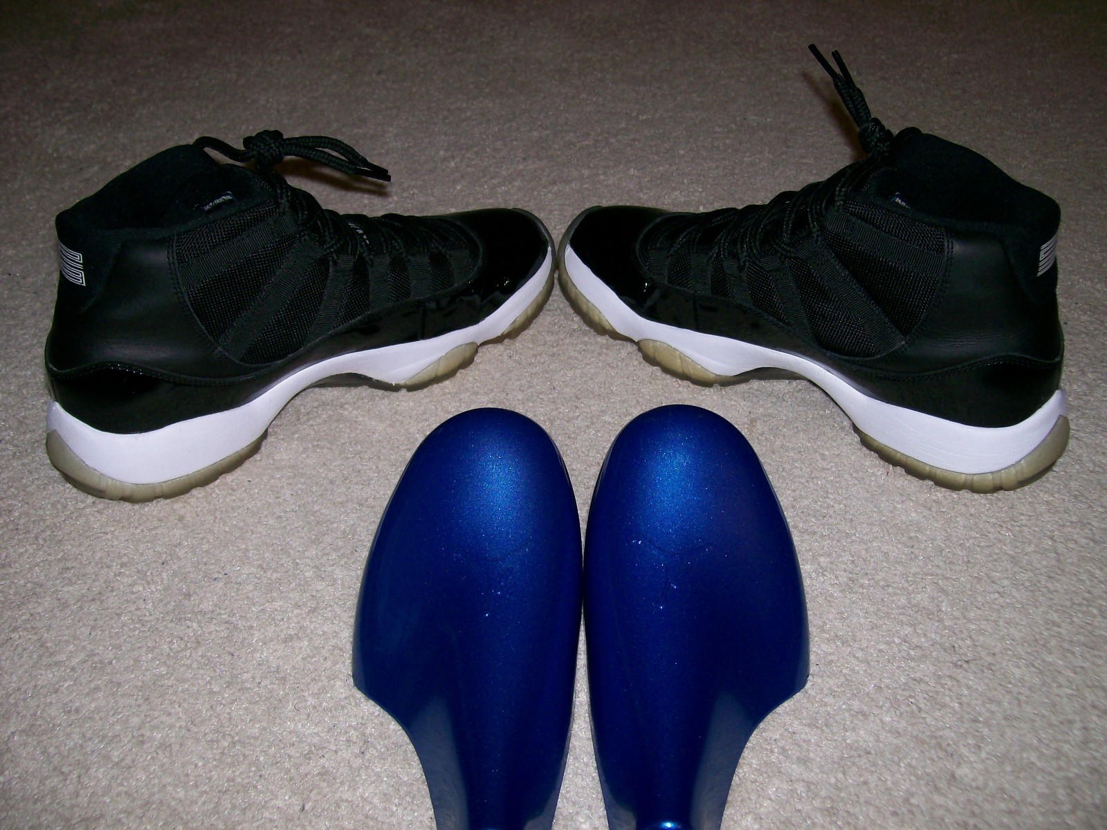 SZ 9 Mens Nike Air Jordan XI 11 Space Jam 378037 041 Bred SZ 9 Mens Nike Air Jordan XI 11 Space Jam 378037 041 Bred