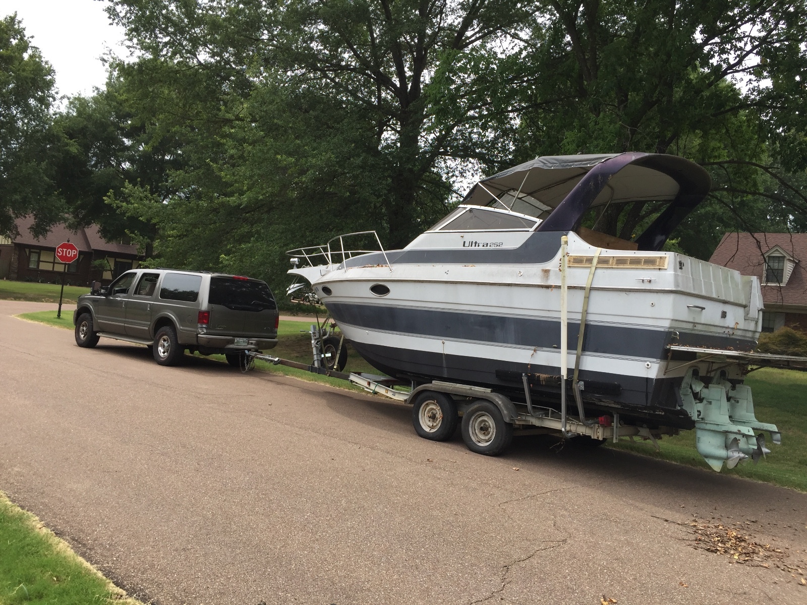 1986 sun runner 252 ultra cabin cruiser with trailer