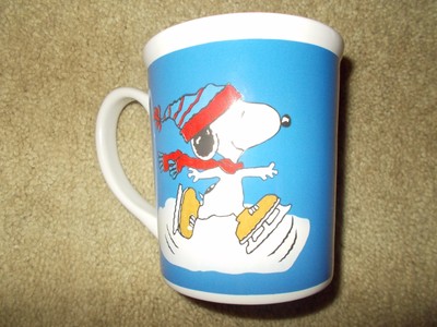 SNOOPY ICE SKATING OVERSIZED COFFEE MUG Least GOOD CONDITION