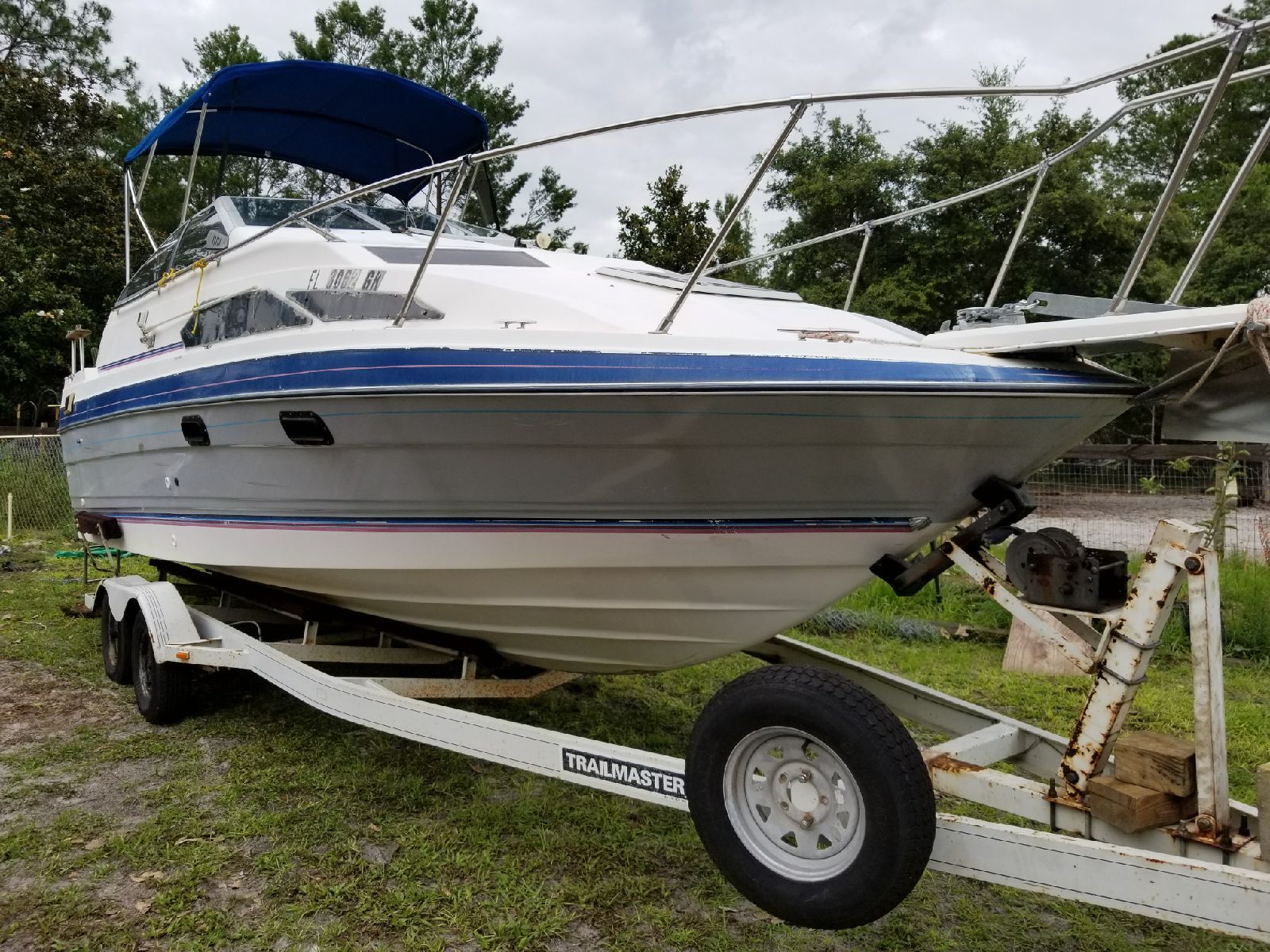 bayliner cruiser with trailer
