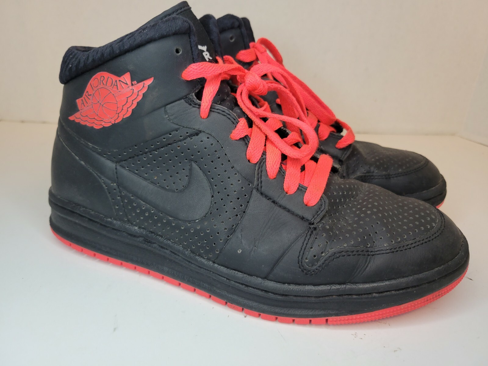 最大43%OFFクーポン エアジョーダン AIR JORDAN 黒色 ブラック 赤