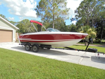 2001 Chris Craft Launch 22' Open Bow