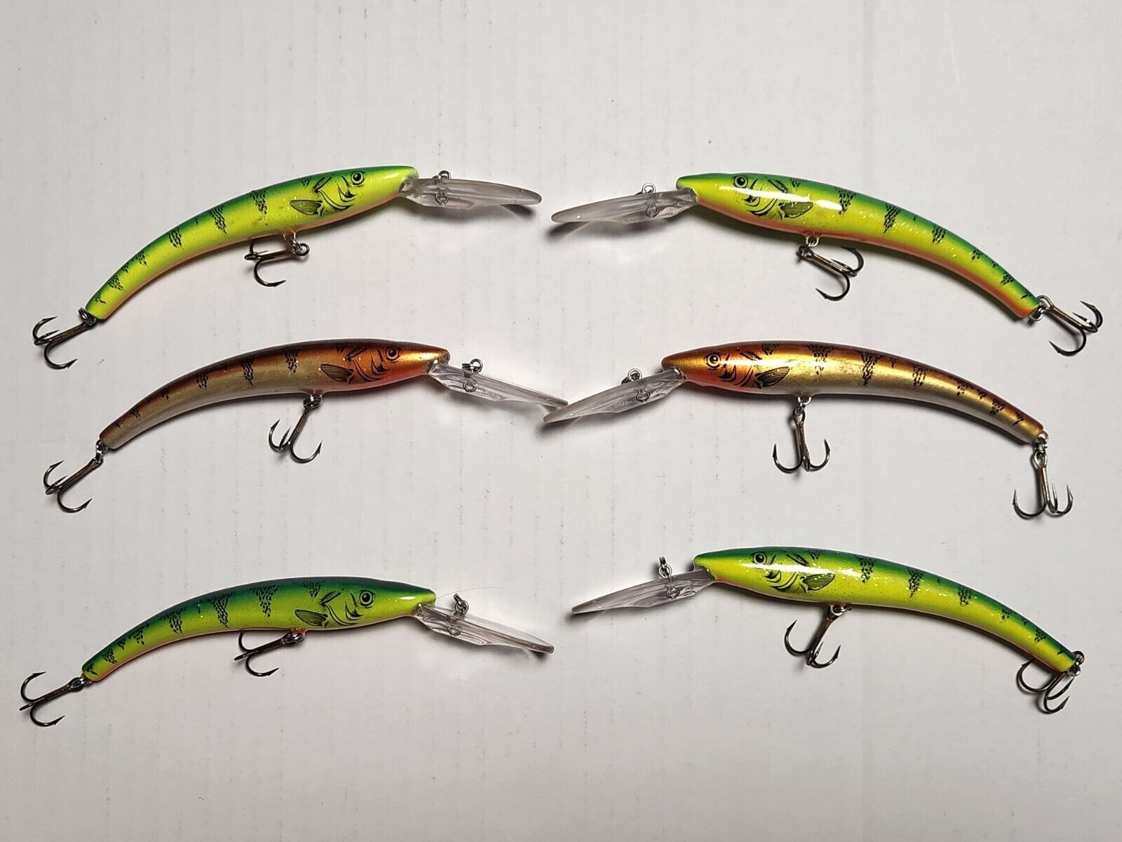 Lot Of 6 Reef Runner 800 Series Fishing Lures, assorted colors (g18)