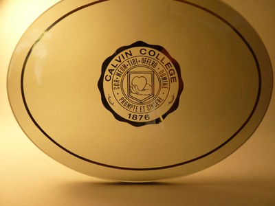 Beautiful CALVIN COLLEGE KNIGHTS 9 inch GLASS TRAY DISH Grand Rapids Michigan !!