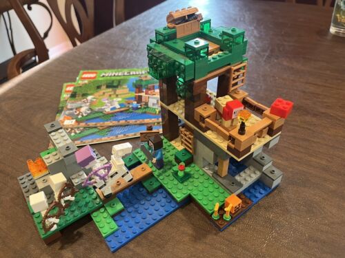 LEGO Minecraft The Skeleton Attack (21146) Loose complete