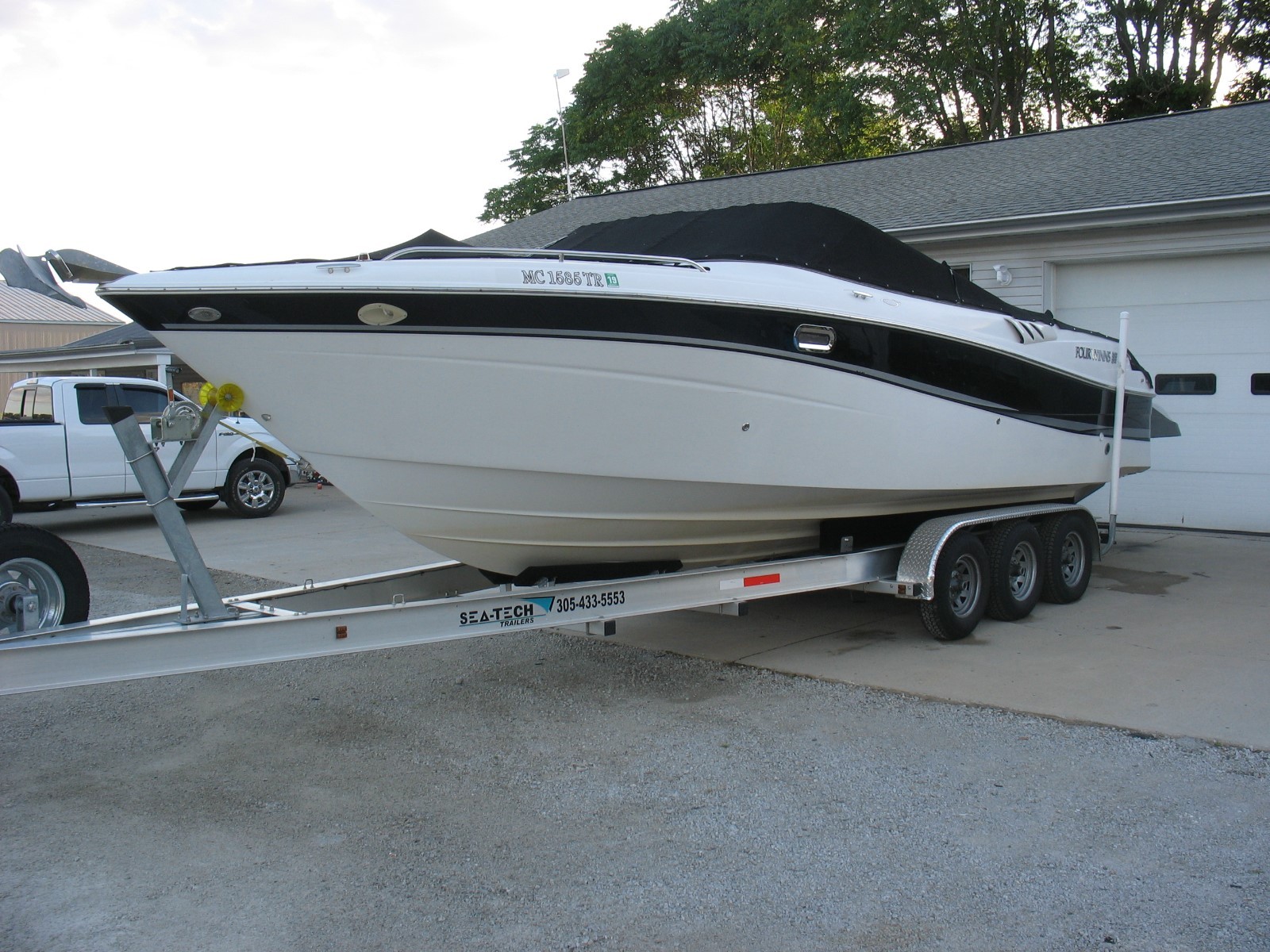 28FT FOUR WINNS 280BR BOW RIDER PRICED TO SELL
