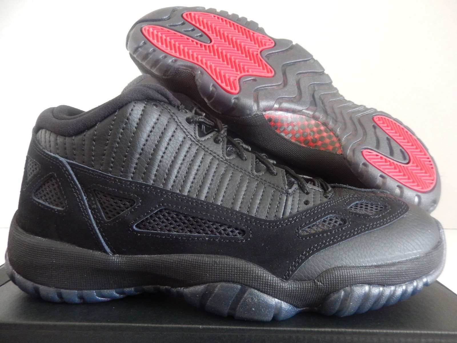 jordan 11 referee