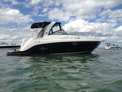 2009 Rinker 320 Express Cruiser