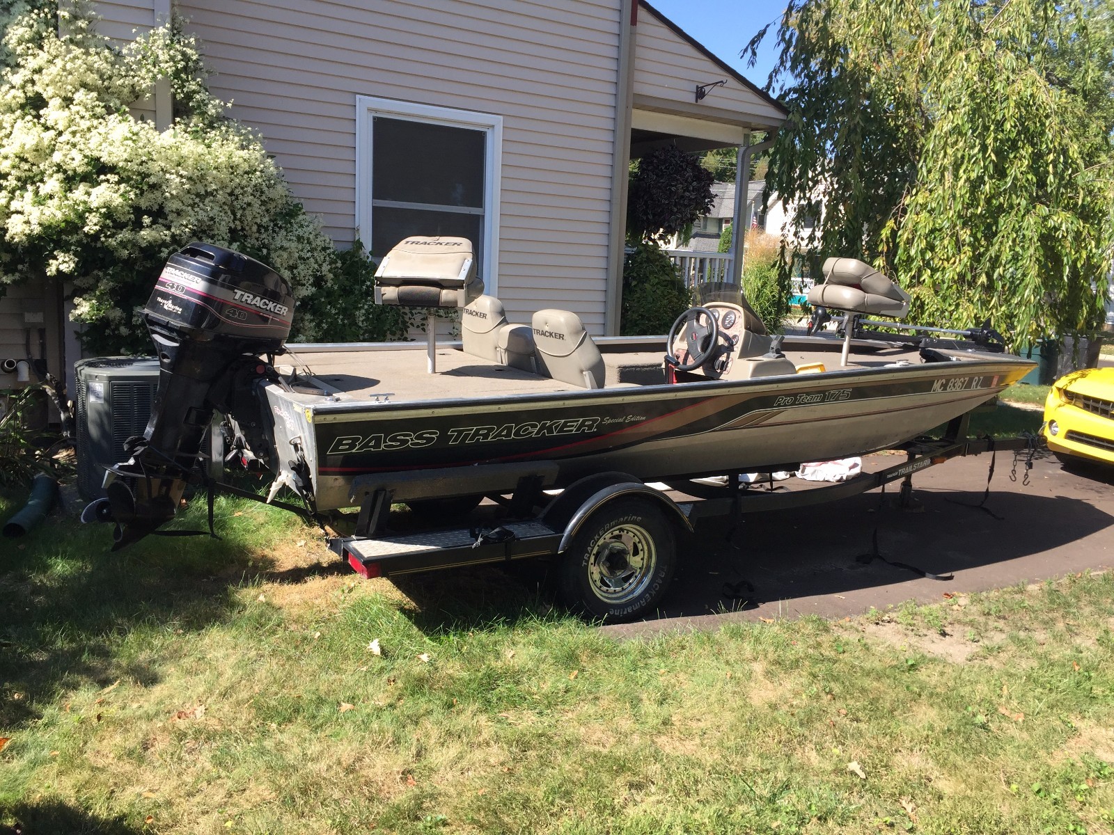 2000 BASS TRACKER BOAT PRO 175 BOAT W/ 1999 TRAILER