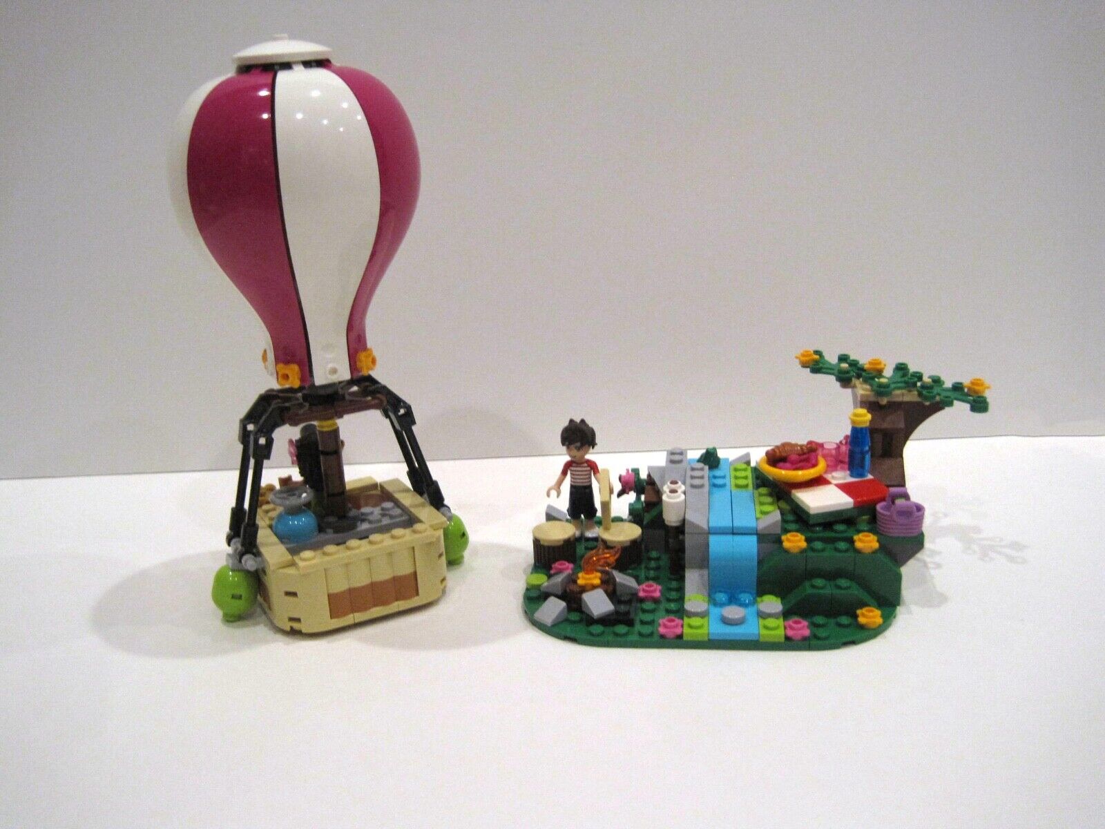 LEGO Friends: Heartlake Hot Air Balloon (41097) - 100% Complete w/ Minis/Manual