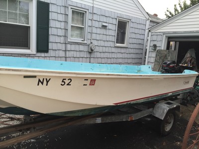 Classic 1969 Boston Whaler 17ft hull