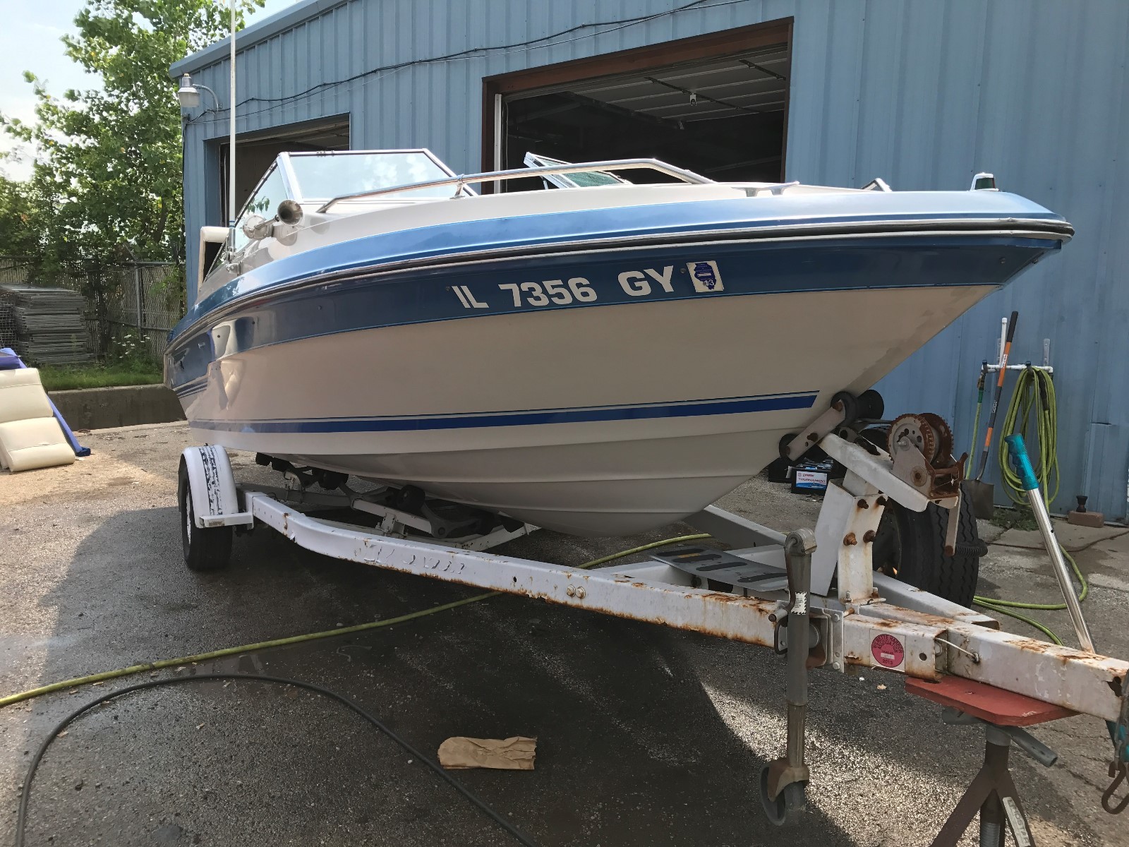 1988 Sea Ray Seville 20 Cuddy Cabin