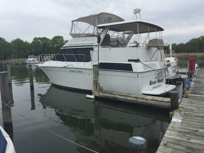 Chris Craft Aft Cabin 42' LOA NEWER ENGINES! Running Videos, MUST SEE