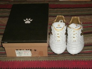 Kelme-Team-Kids-Tacchinardi-JR-Soccer-USA-Shoes-White-Blanco-Gold-Size ...