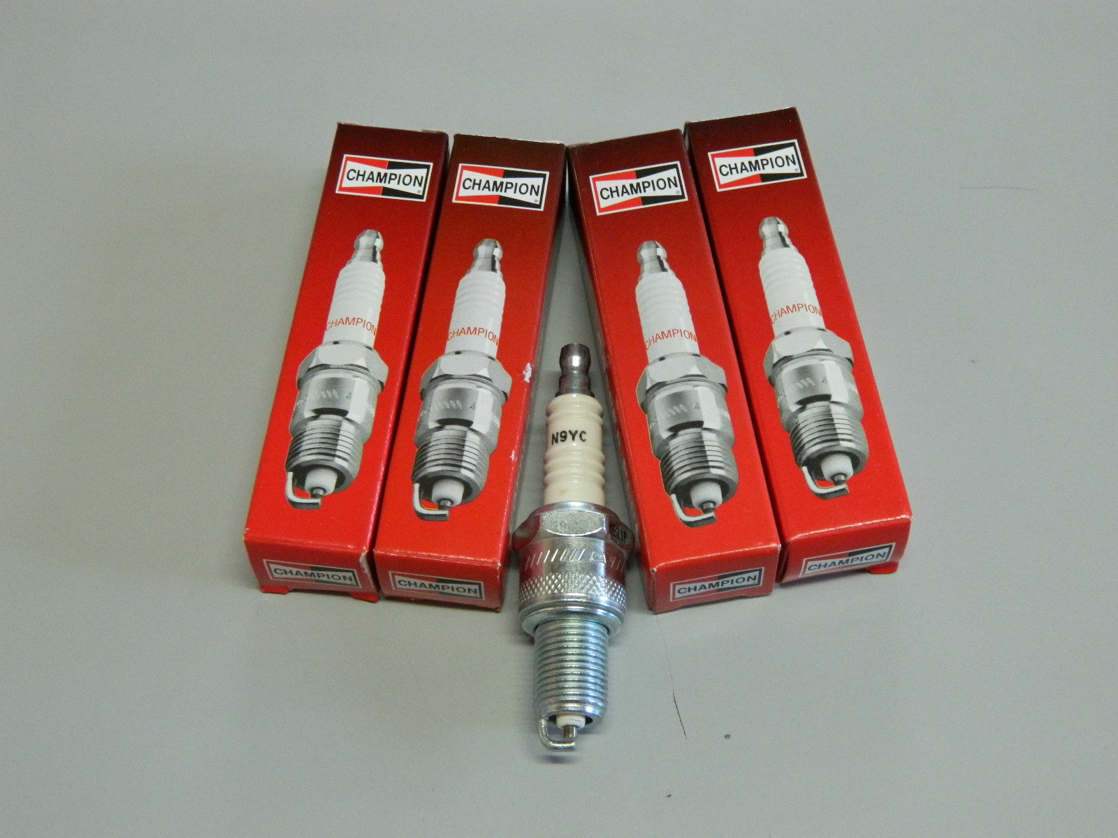 Champion N9YC lawnmower spark plugs x 4 suit HONDA gxv160,gx160,gx340