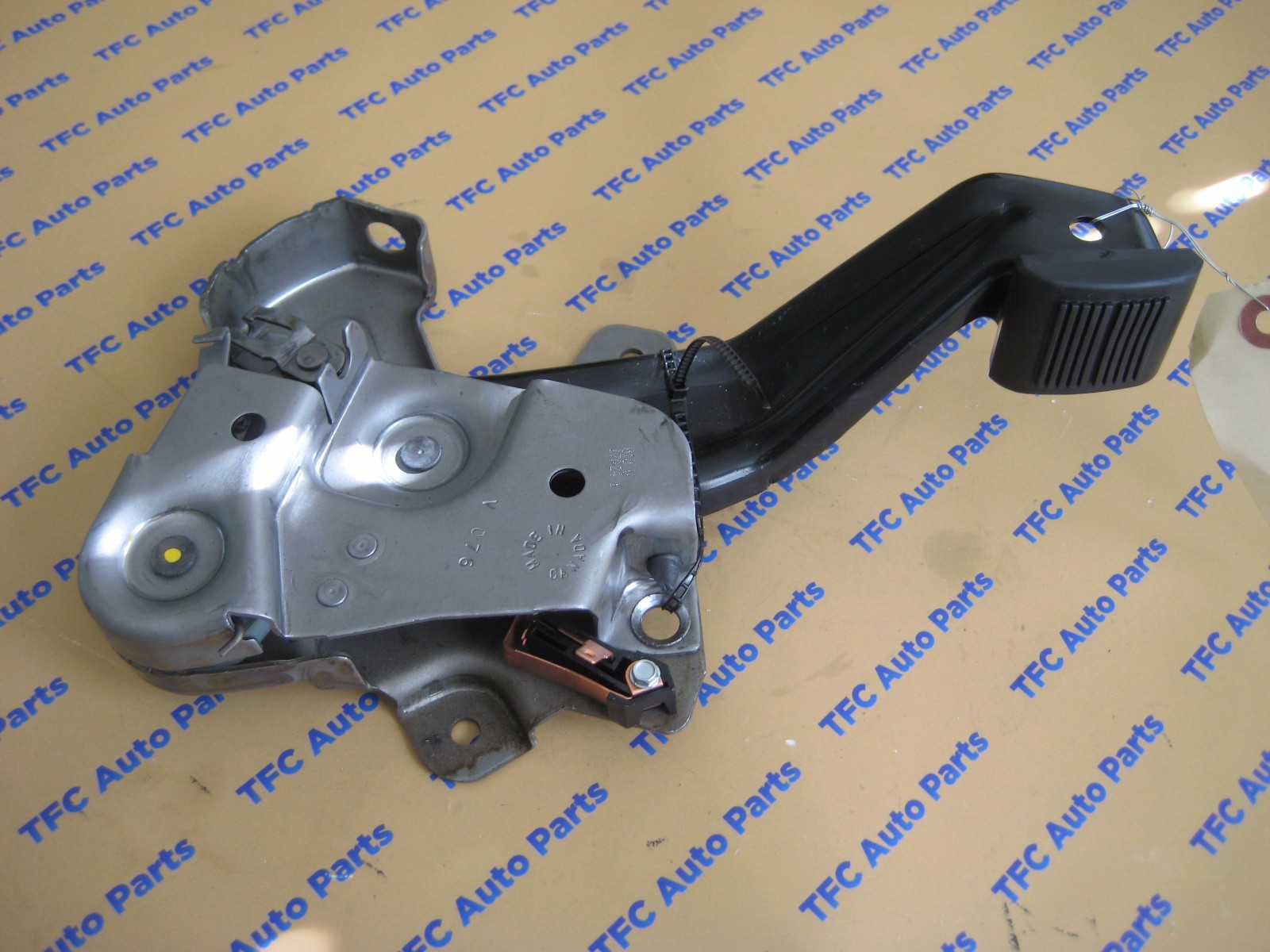 Chevy GMC Blazer S10 Jimmy Bravada Parking Brake Pedal Assembly Genuine