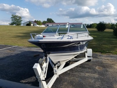 1984 FOUR WINNS 170 HORIZON POWERBOAT WITH TRAILER AND BOAT COVER