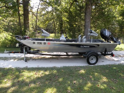 2014 Lowe Stryker 17 Bass Boat w/ 60 hp Mercury EFI Motor