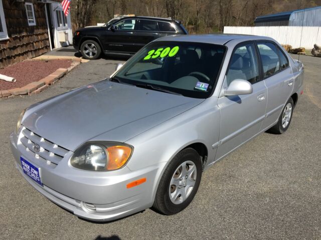 Image 1 of Hyundai: Accent 4dr…