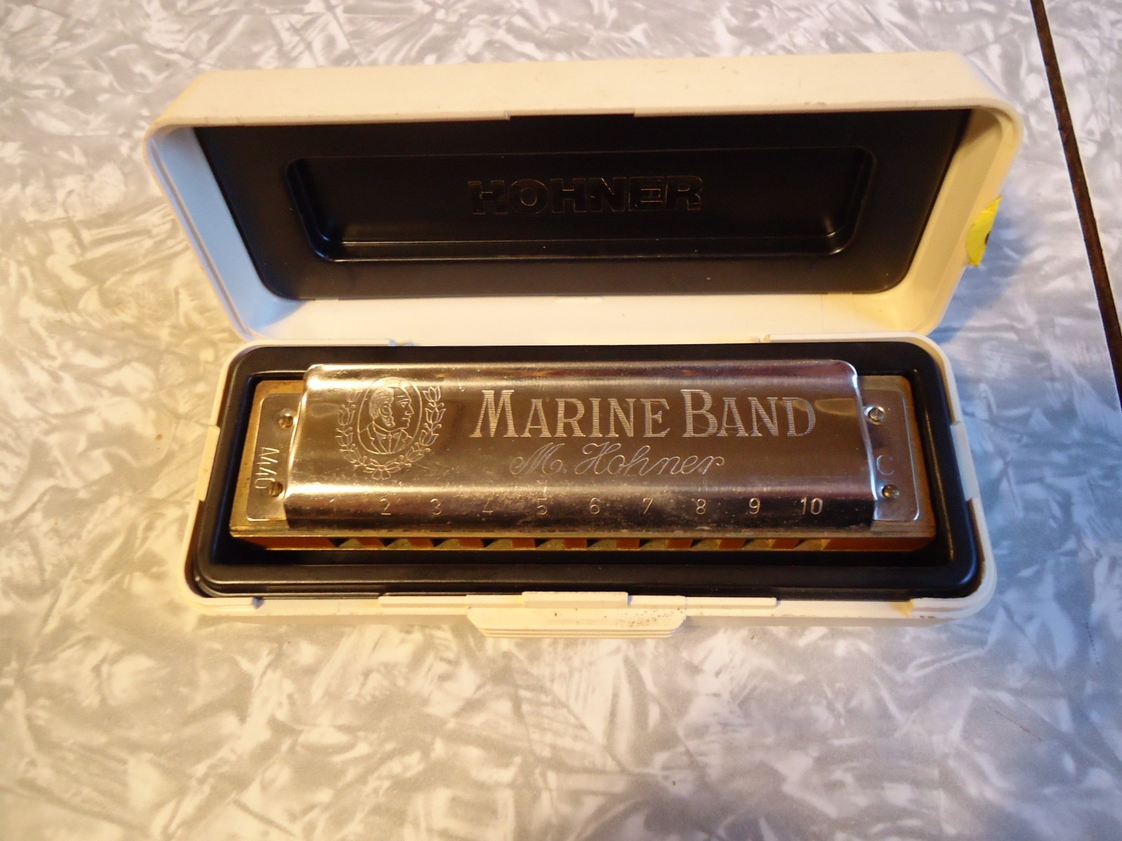 Hohner Marine Band Harmonica, Key  C.With case