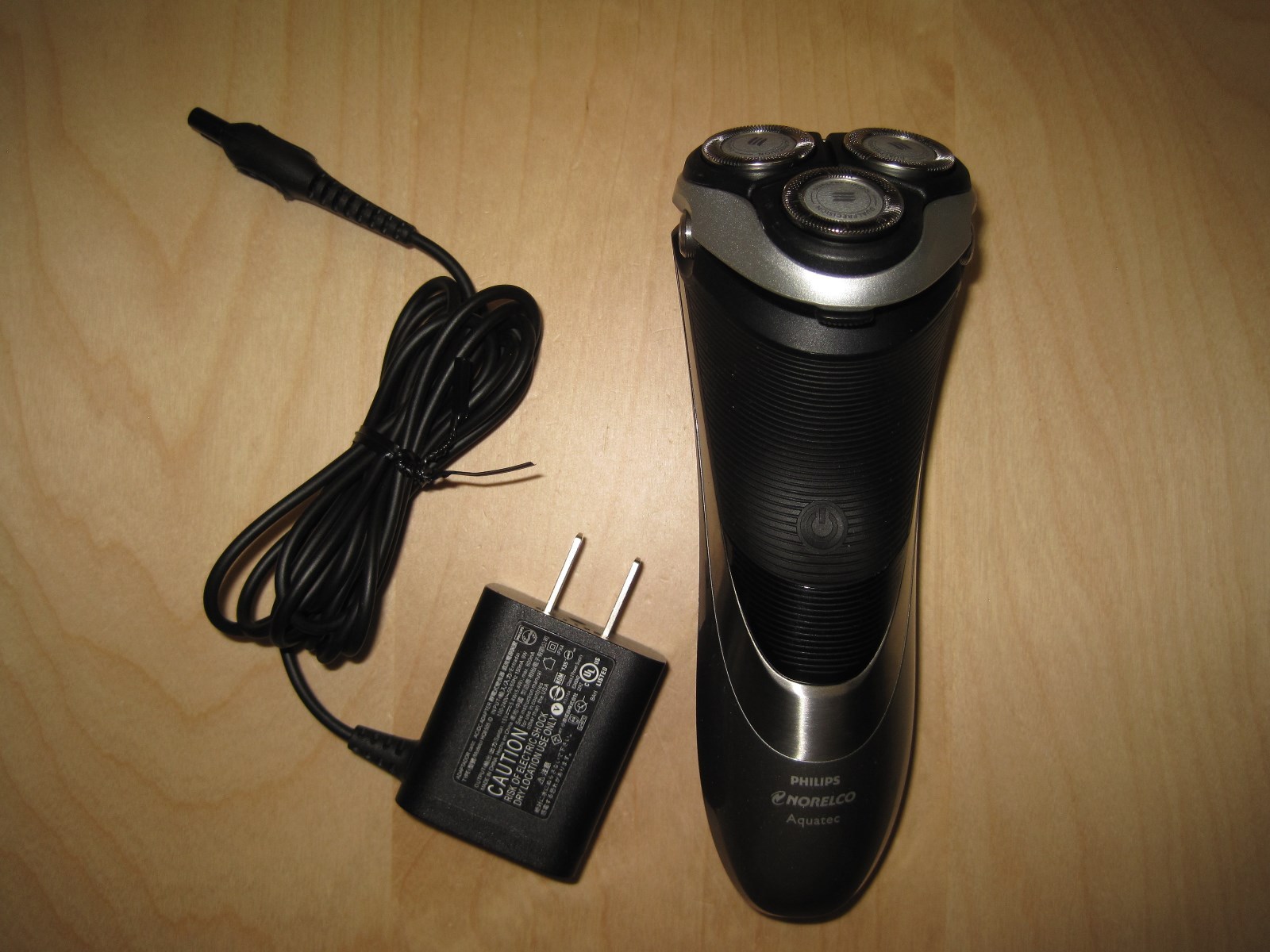 Philips Norelco Aquatec AT880 Cordless Rechargeable Men