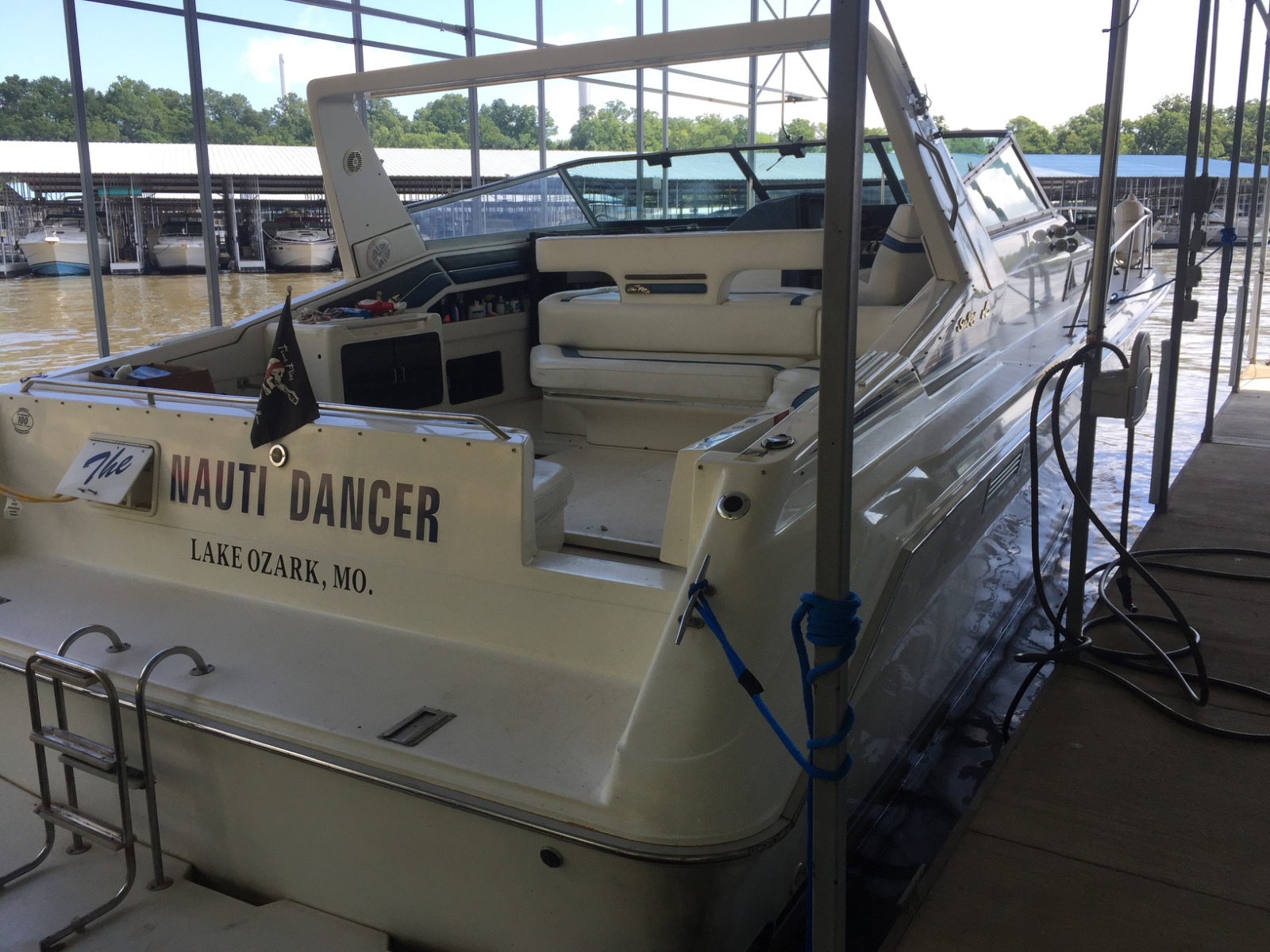 1991 Searay 420/440 Cat Diesels,980 hours,Needs Service