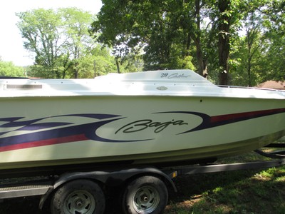 1998 24' Baja Outlaw