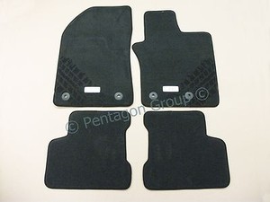 New Genuine Jeep Renegade 2015 Set 4 Velour Carpet