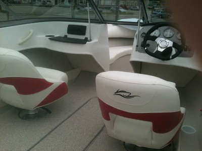 Rinker Captiva BR 186 power boat, white/red, 190hp Mercruiser 6 cyl. motor