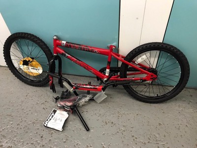 huffy rock it 20 red