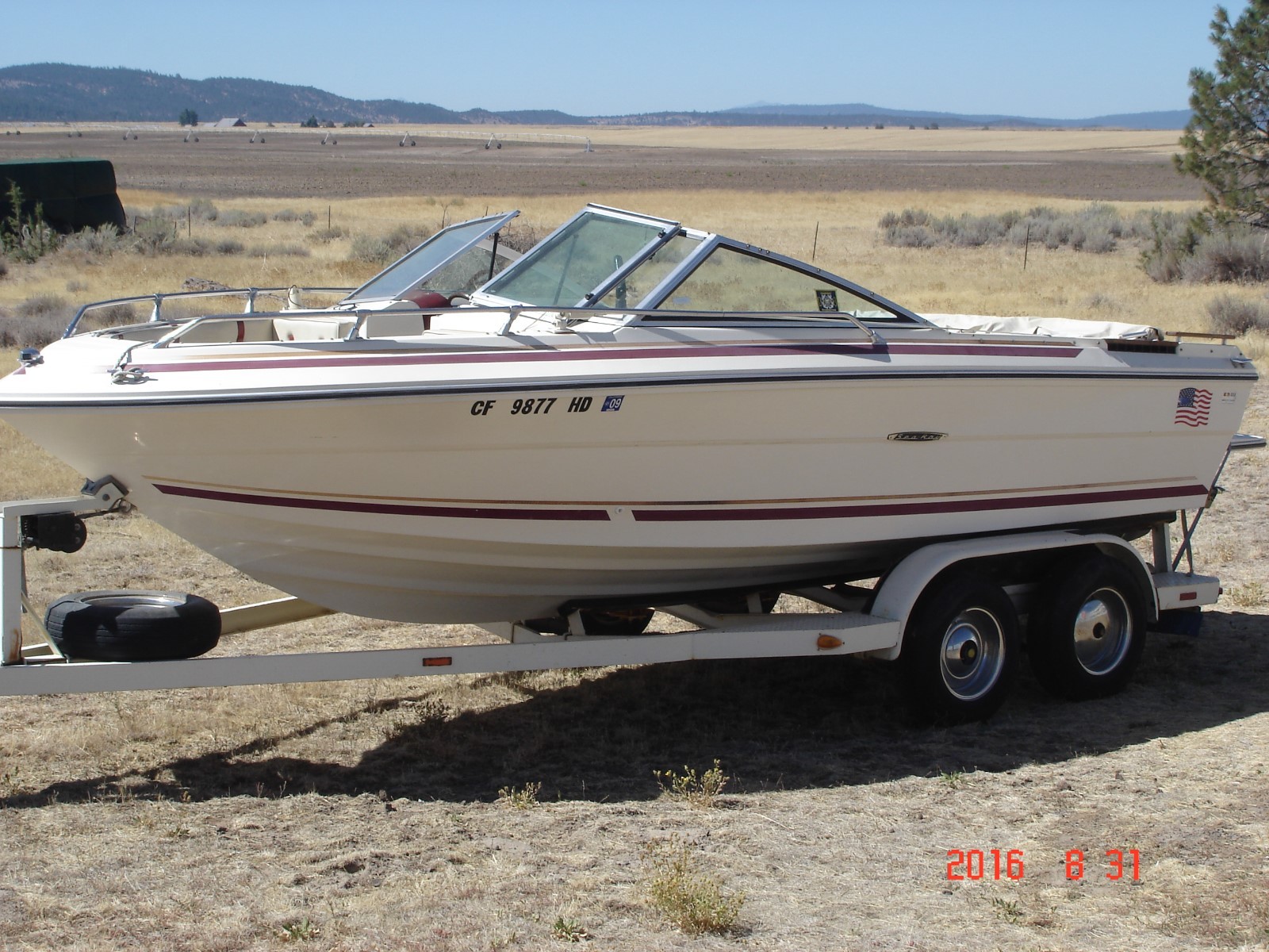 1982 SEA RAY 19' BOWRIDER w/ MERCRUISER 260 & 350 V-8