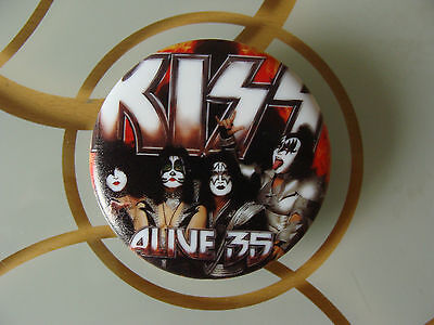 Bundle: Kiss : MP3 Badge Player, 3 Alive 35 Concerts in 2008 