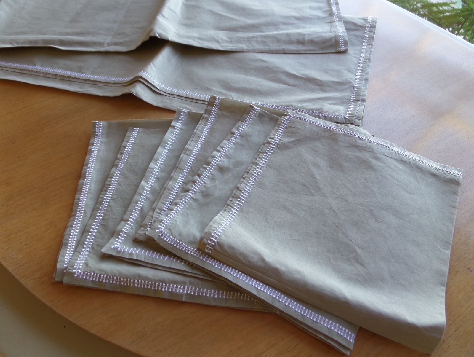 Rectangular Green Starched 100% Cotton Pristine Light Tablecloth & 6 Napkins