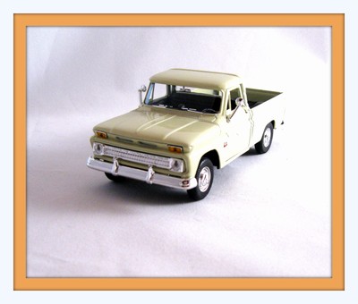 1966 CHEVROLET C10 PICK-UP TRUCK OFF-WHITE WELLY 1/32 DIECAST CAR MODEL , NEW