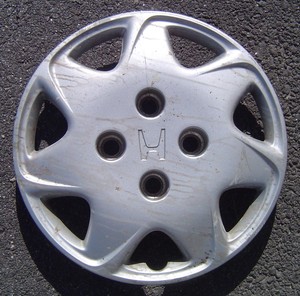 How to remove honda accord hubcaps #3