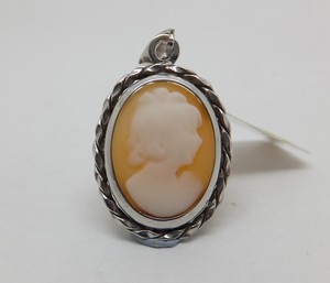 9ct-White-Gold-Cameo-Pendant-Charm-with-Movable-Bail-Full-Hallmark