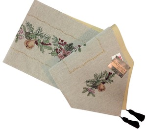Winter > Christmas & > Holiday Garden table &   runner & Decor  Home Seasonal tapestry Linens >