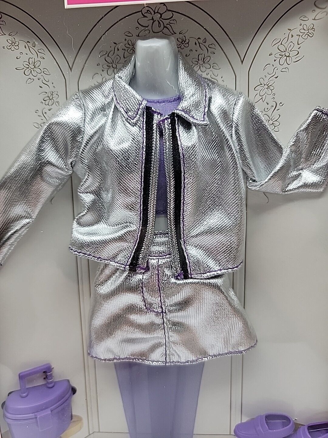 Barbie Fashion Avenue Silver Outfit Purple Accessories NIB Mattel 1997 