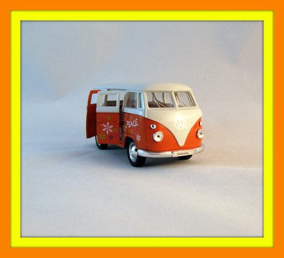 1963 VOLKSWAGEN T1 MINIBUS ORANGE/WHITE WELLY 1/38 DIECAST CAR COLLECTOR'S MODEL